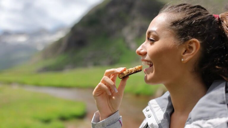 6 healthy travel snacks you can carry for your next adventure