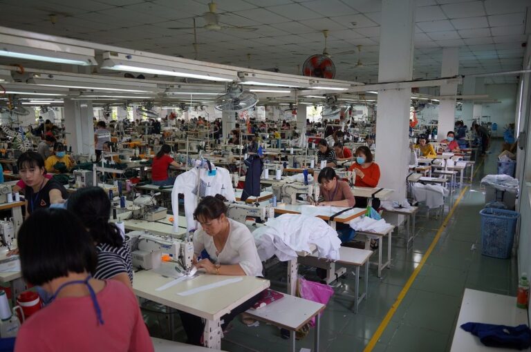 Vietnam’s textile, garment exports fall by 27% to $3.2 bn in Sept 2022