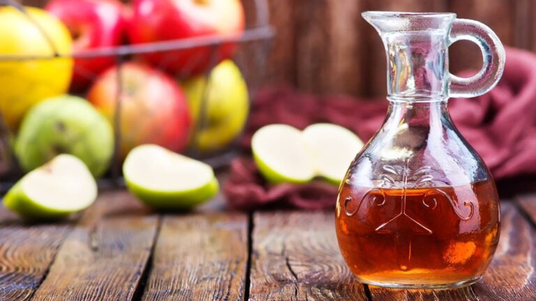 Apple cider vinegar: Benefits and how to include it in your diet