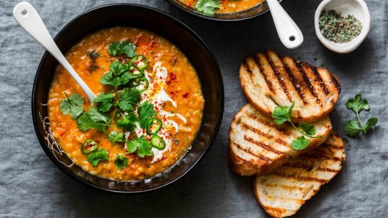 5-step easy recipe to make lentil veggie soup at home