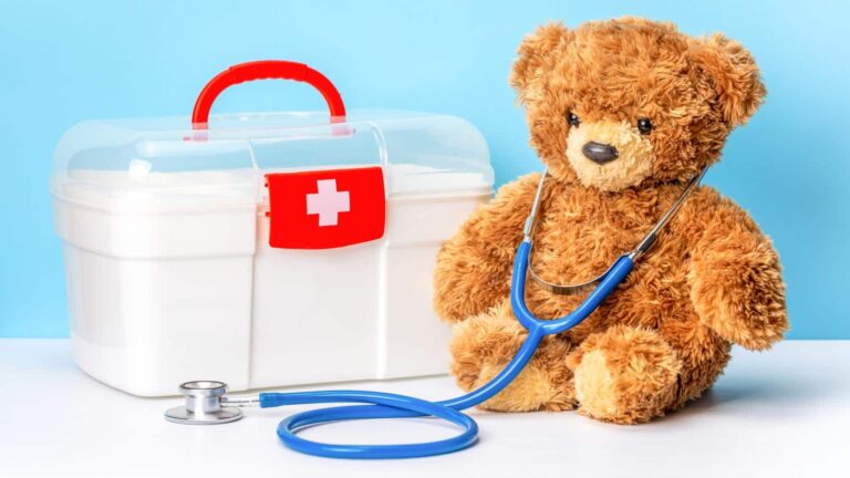 10 essentials of a baby medical kit for travel