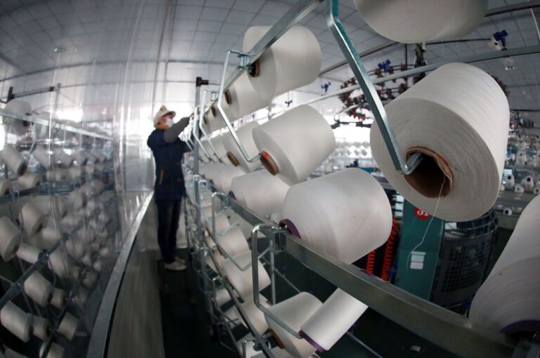 China’s business structure improves even as industrial profits decline