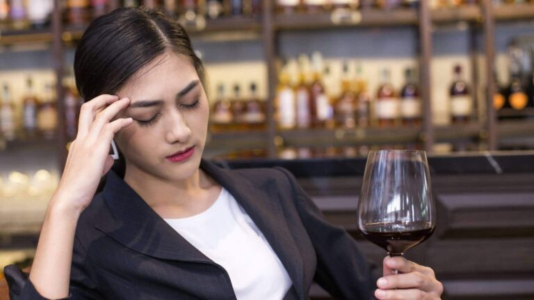 Headaches: Know 6 foods and drinks which can make your head hurt