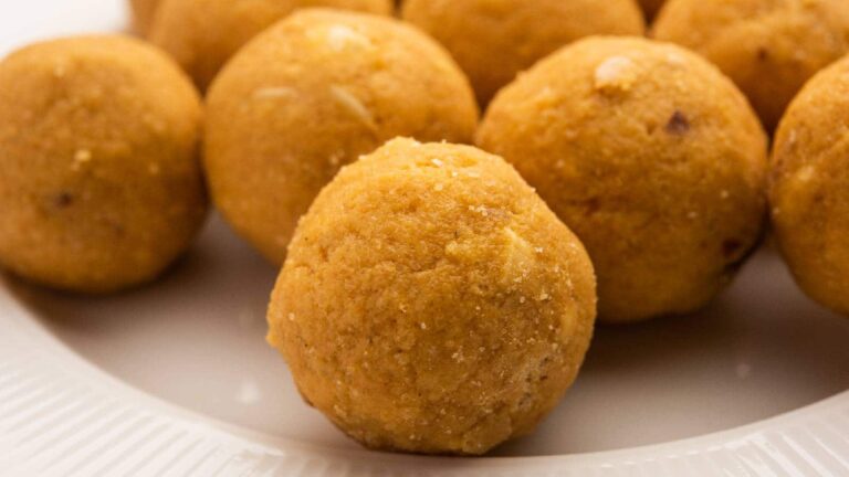 Step-by-step guide to make perfect gond ladoos