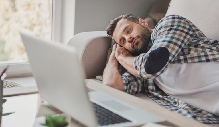 How beneficial naps at noon are for men’s health