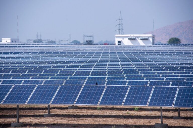 Indian parliament approves bill to mandate renewable energy use