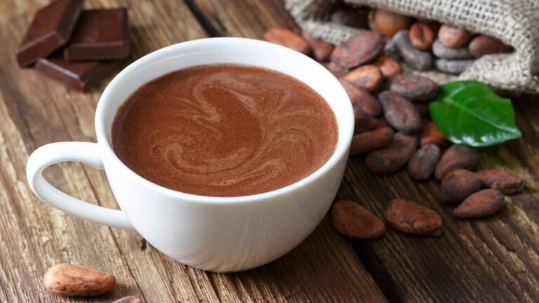 Read this recipe of hot chocolate that can be easily made at home