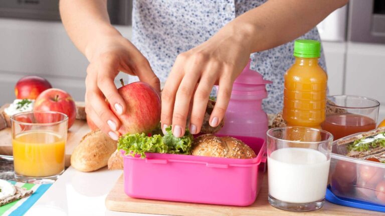 Try these 5 healthy lunch box ideas for kids this winter