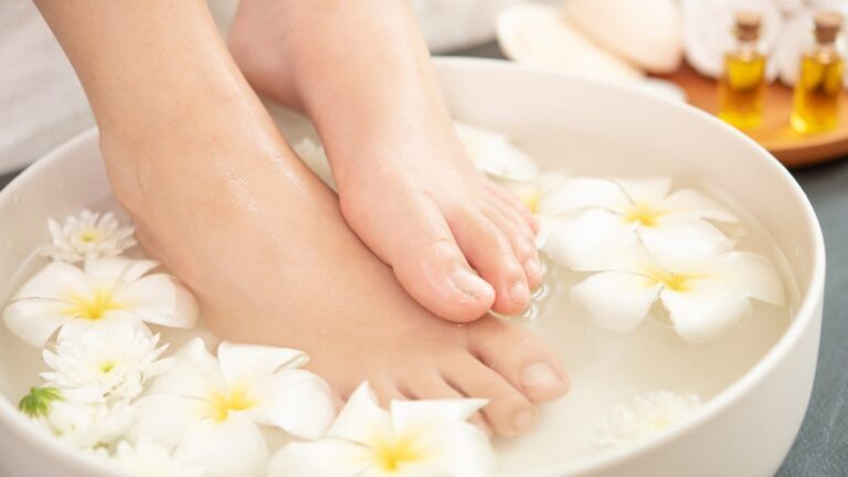 Try this pedicure at home to get rid of cracked heels and dry skin in winter