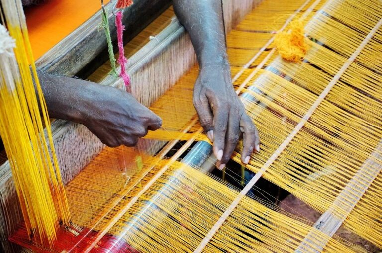 Telangana urges Indian govt to set up handloom tech institute in state