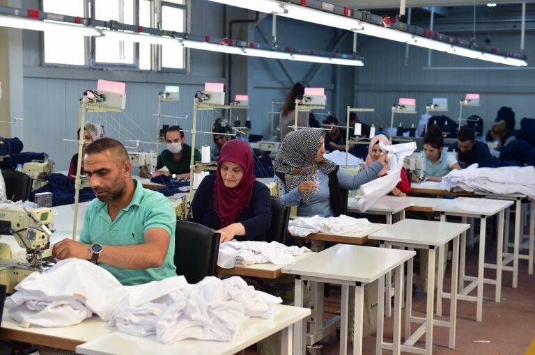 Turkiye’s manufacturing capacity utilisation rate falls to 75.9%: CBRT