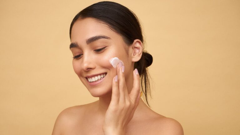 Ditch these bad skin care habits in New Year 2023