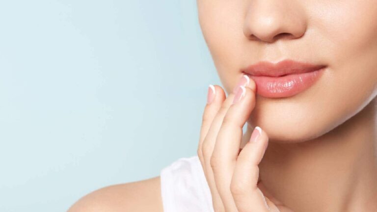 Olive oil for lips: Your natural solution to treat dry and chapped lips