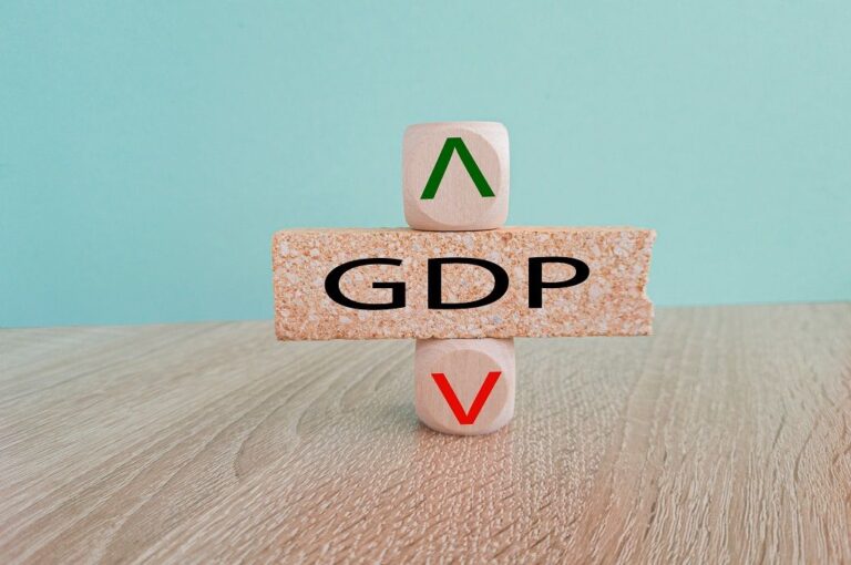OECD GDP up 0.3% in Q4 2022, quarterly growth rates remain weak