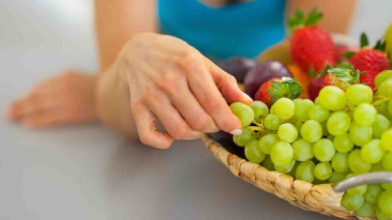 Grapes for diabetics: To eat or not to eat