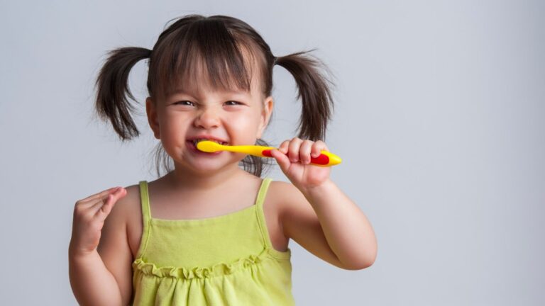 Discoloured teeth in child: Find out the causes