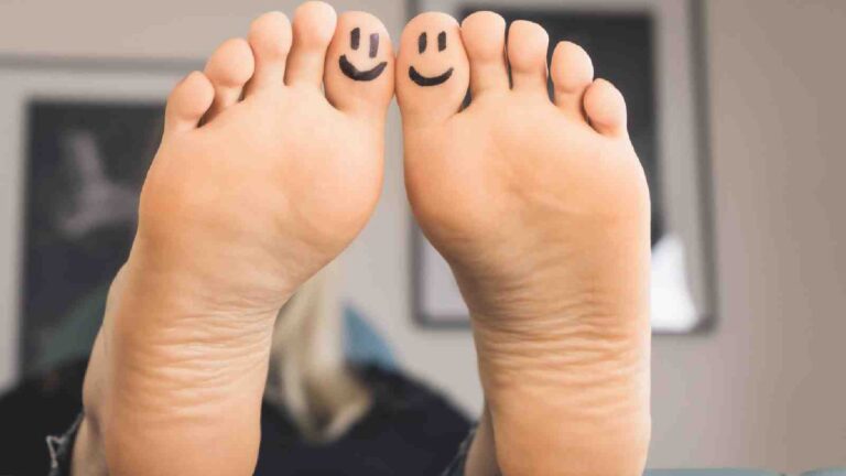 Got large feet? Know its causes and how to deal with it