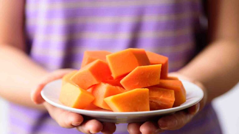 Is eating papaya during periods safe? Know from an expert