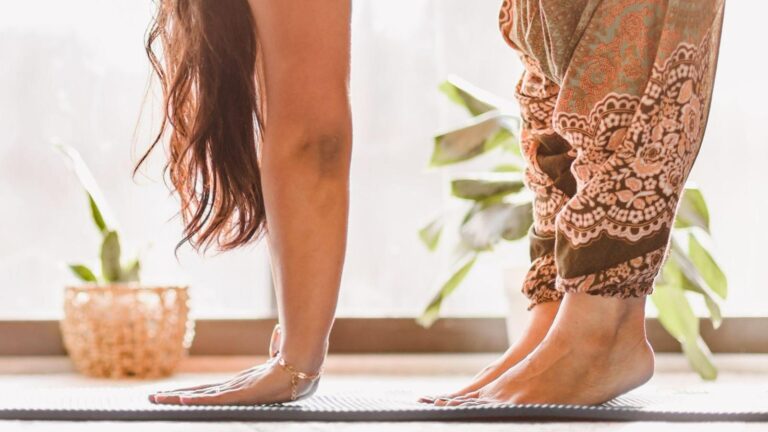 How Online Yoga School is solving the ‘one-size-fits-all’ problem of practicing yoga at home